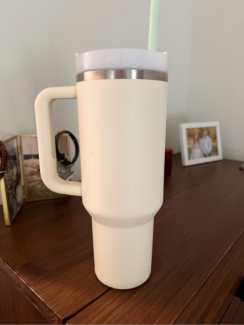Stanley 40oz tumbler, cream